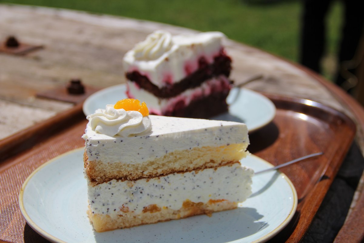 hausgemachte Torten und Kuchen