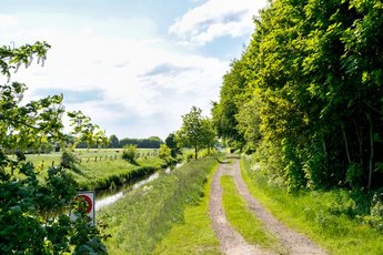 Jevenau Jevenstedt Weg an der Jevenau entlang