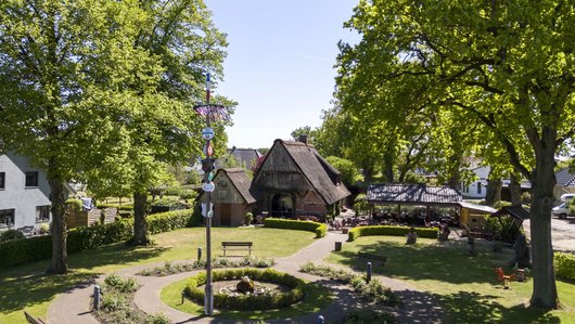 Blick über den Marktplatz und dem Café Altes Rauchhaus